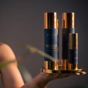 Pinguldav Silmakreem Hüaluroonhappe ja Lilleekstraktidega 15ml