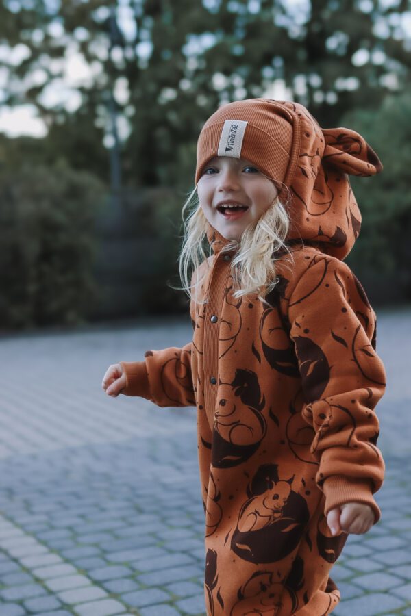 Kõrvadega Kombinesoon Beebidele ja Lastele - Kaneel (Orav)