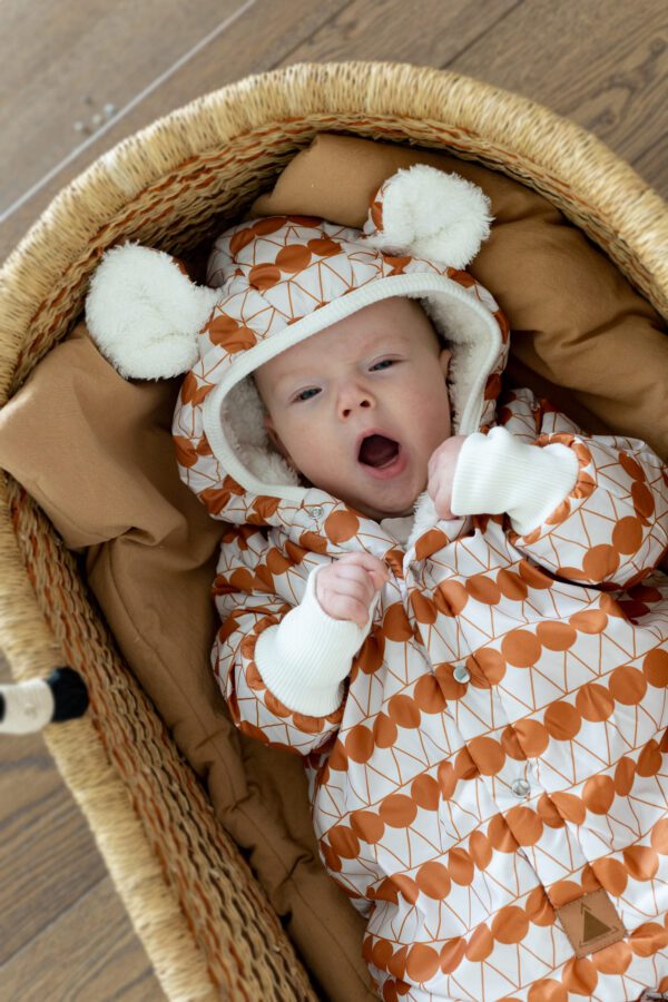 Talvekombinesoon Teddy-voodriga Beebidele ja Lastele - Oranžid Täpid - Pilt 3